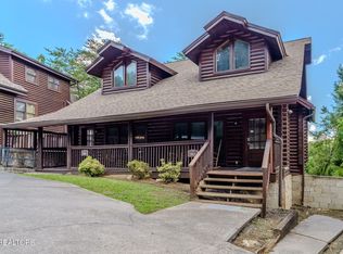 741 Golf View Blvd, Pigeon Forge, TN 37863