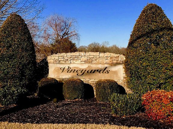 5th image of 6012 Inglenook Dr