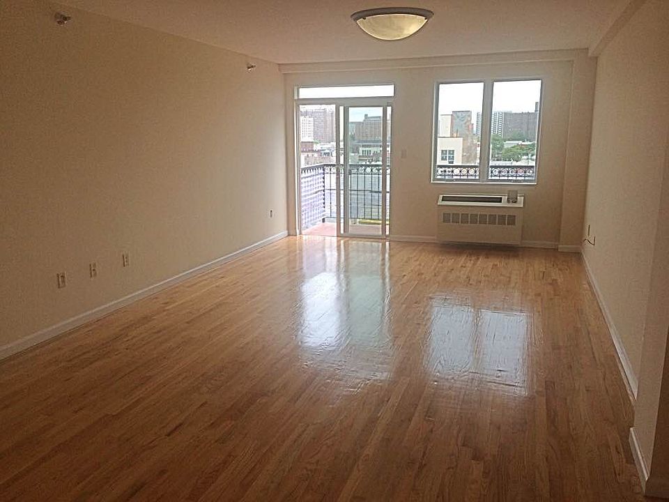 1st image of 2838 Stillwell Ave APT 6C