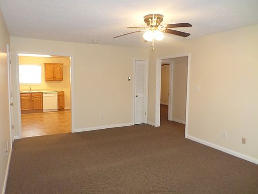 1st image of 100 Pinnacle Ct APT 101