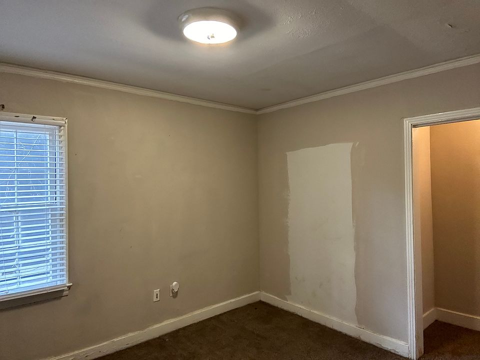 1st image of 712 Broadmoor Dr