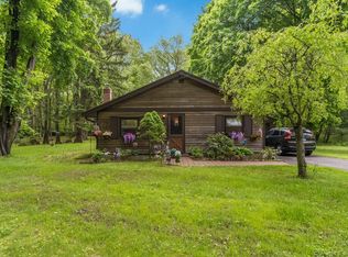 886 Peck Ln, Cheshire, CT 06410