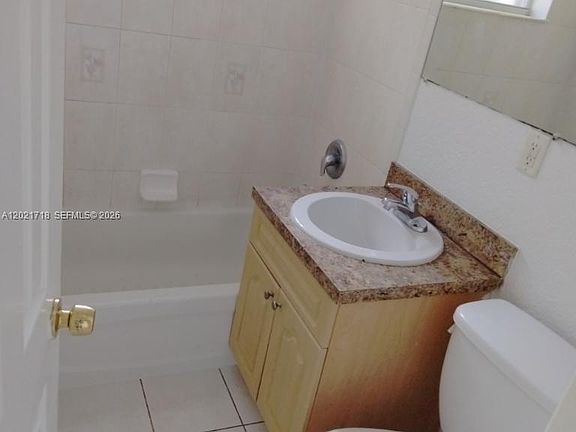 5th image of 1021 W 2nd St