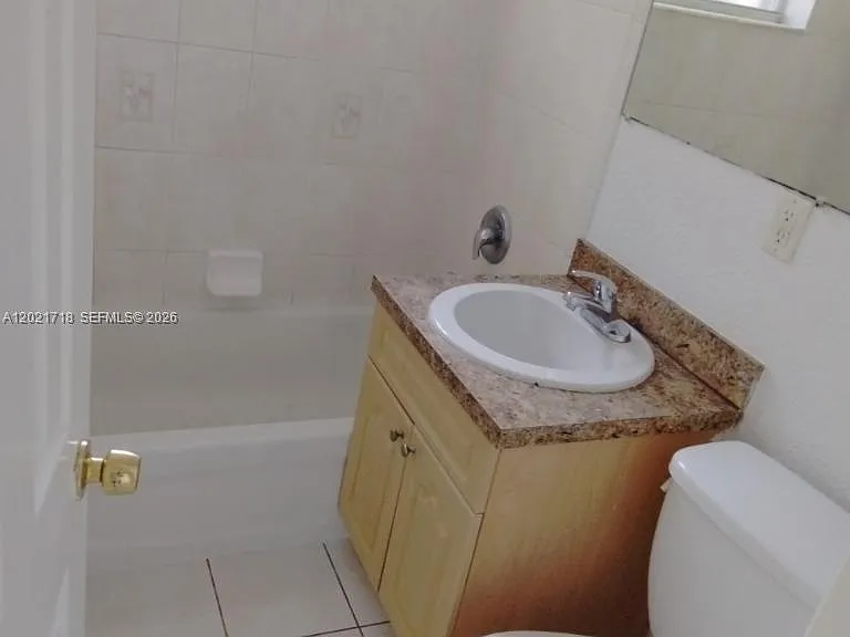 1021 W 2nd St — Photo 5