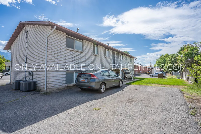 2 bed, 1.0 bath, 800 sqft, $1,395 — Photo 3