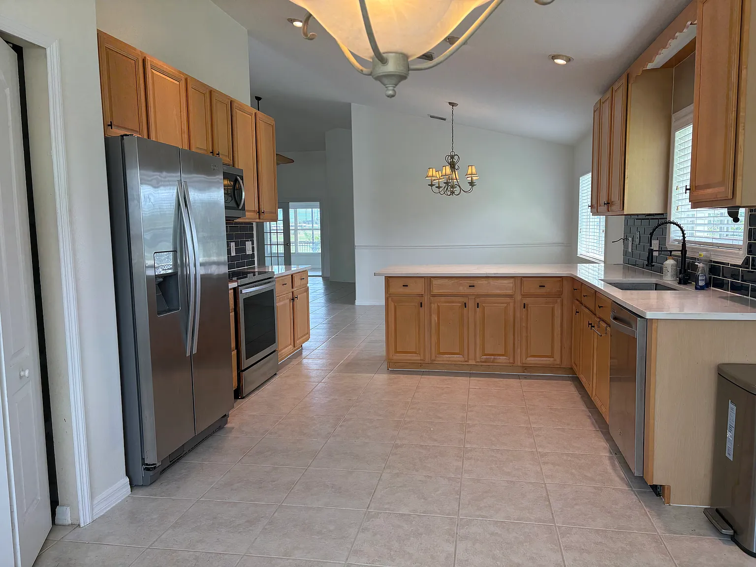 3 bed, 2032 sqft, $2,800 — Photo 4