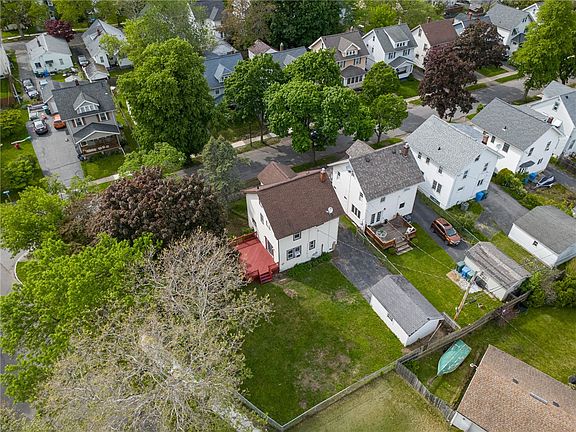 3rd image of 16 Mapledale St
