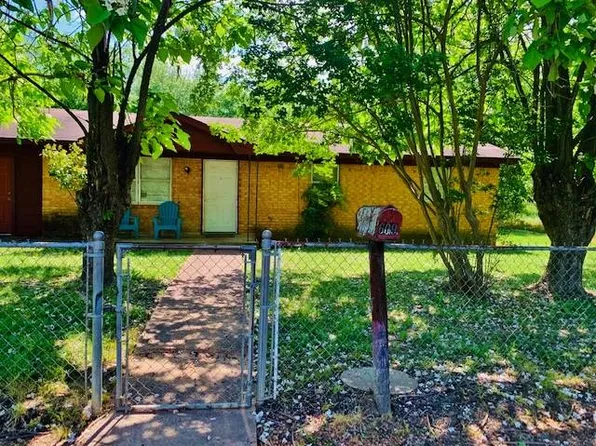 609 S C St, Hugo, OK 74743