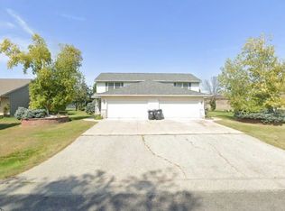1029 Rock Ledge Ln, Neenah, WI 54956