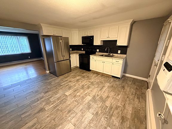 5th image of 73 N Main St APT 2
