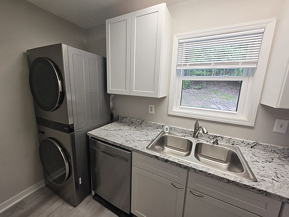 5th image of 3622 Colchester St APT 8