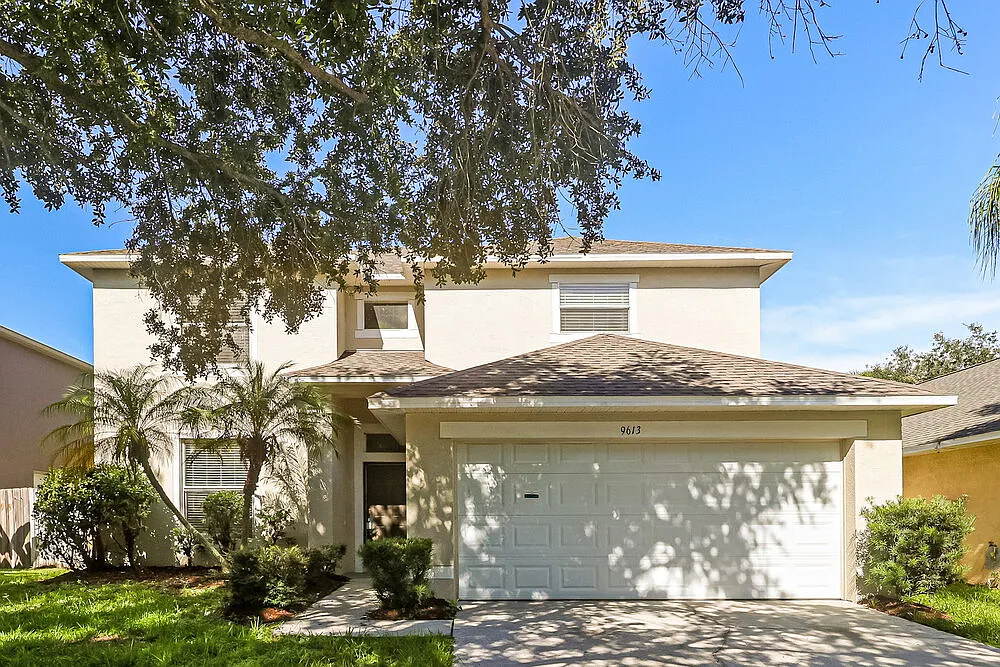 3 bed, 2.5 bath, 2320 sqft, $2,925 — Photo 1