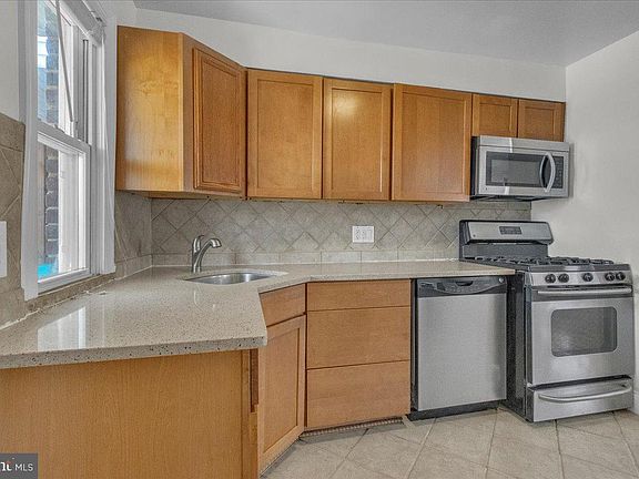 3rd image of 1193 46th Pl SE