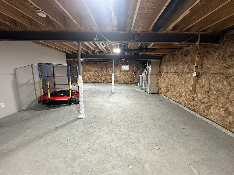 716 Yorkshire Dr — Photo 29
