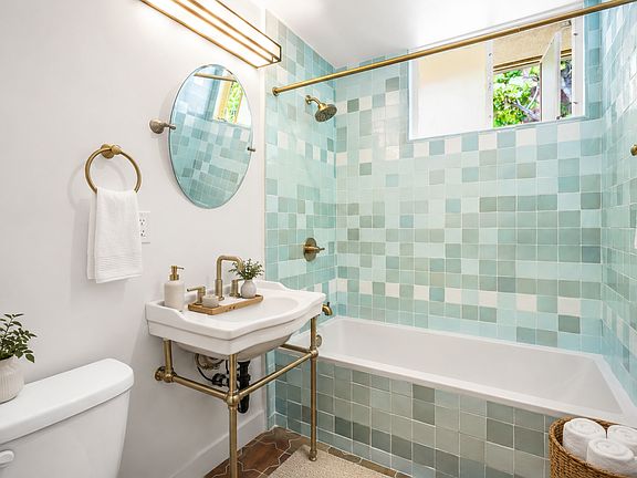 3rd image of 150-156 San Vicente Blvd #28