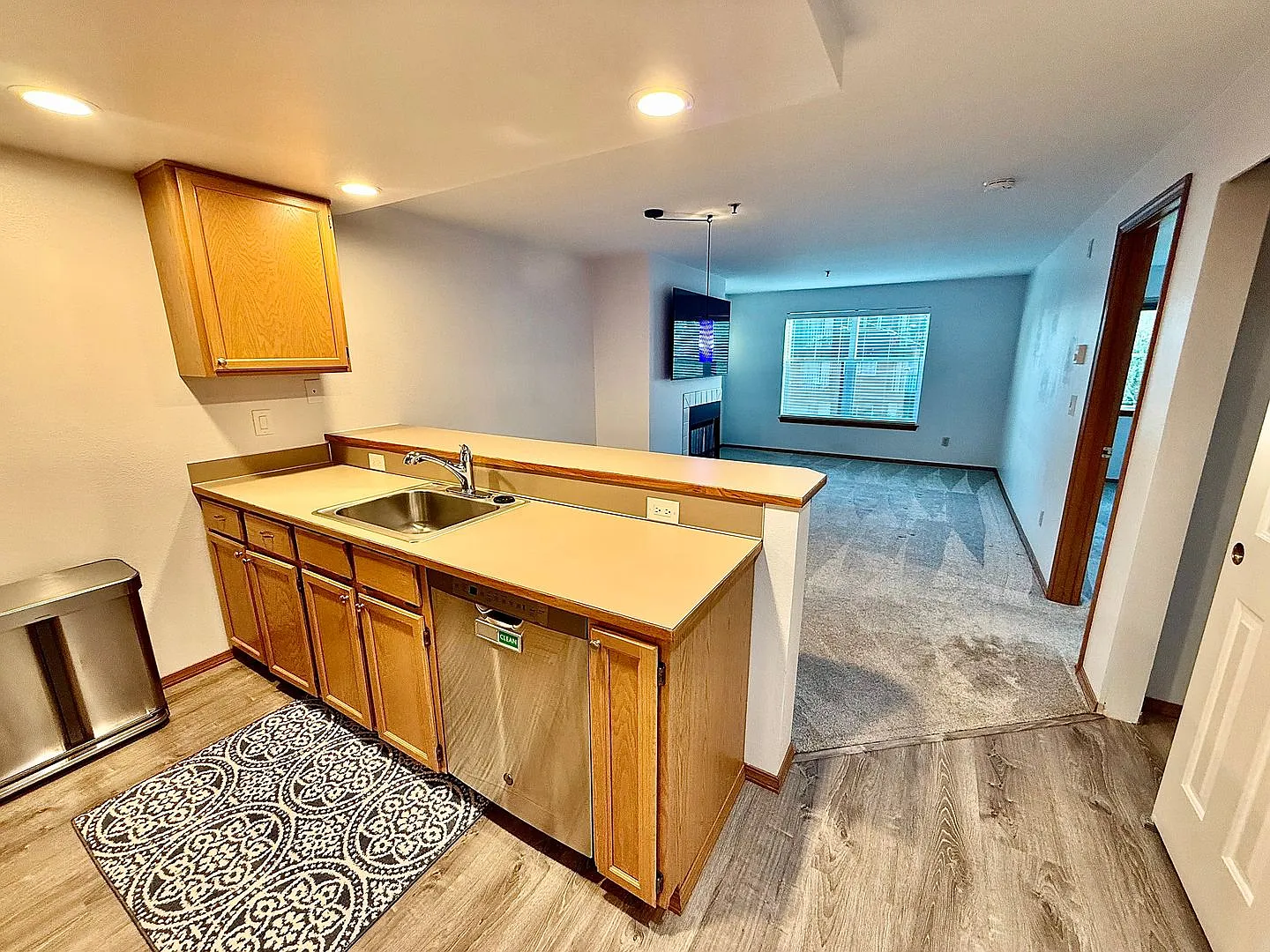 Fremont 1 Bed 1 Bath Condo For Rent Now — Photo 3