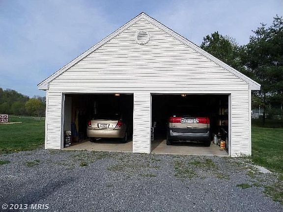 3rd image of 822 Abbie Ln