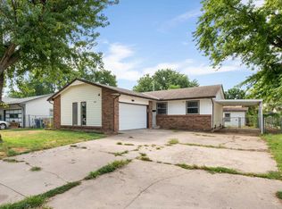 2001 E Idlewild Dr, Wichita, KS 67216