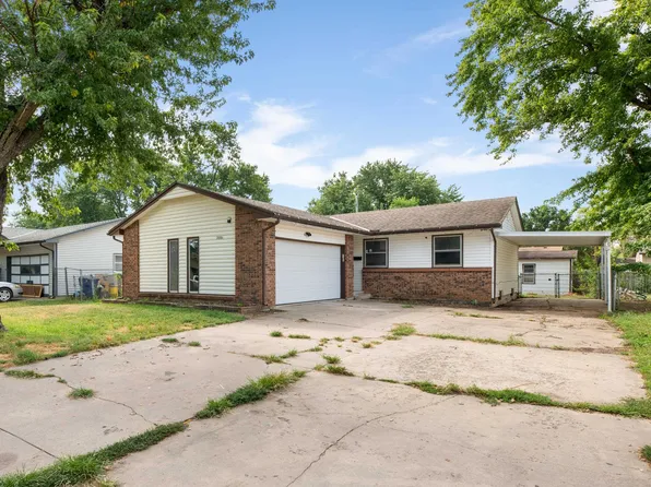 2001 E Idlewild Dr, Wichita, KS 67216