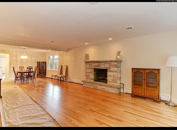 3rd image of 10409 S 51st Ct