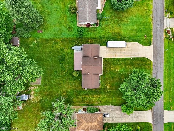 2nd image of 5862 Canterbury Rd