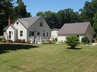 2806 W Fruitport Rd, Spring Lake, MI 49456