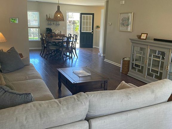 3rd image of 8781 Red Oak Dr