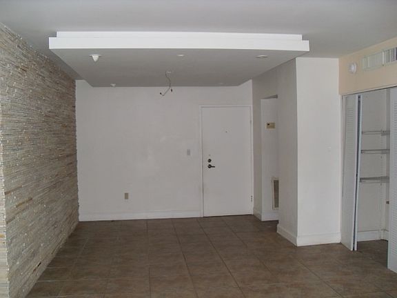 4th image of 800 West Ave APT 340