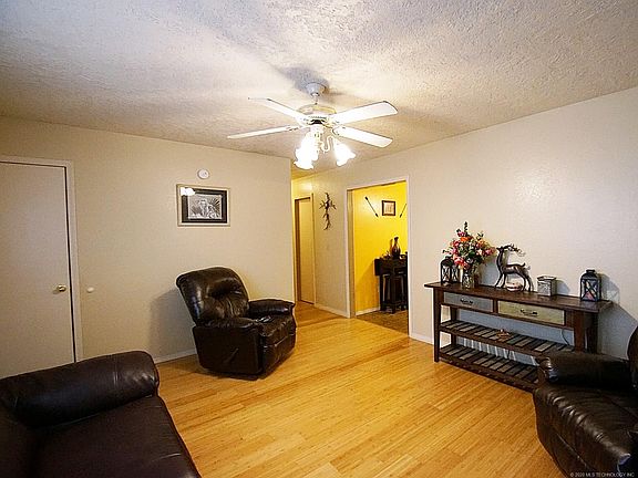 5th image of 702 Hillcrest Ave
