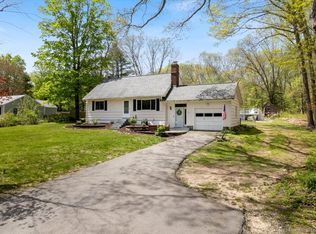 9 Dean Rd, East Lyme, CT 06333