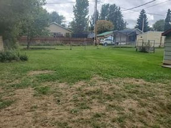 4th image of 708 10th Ave E