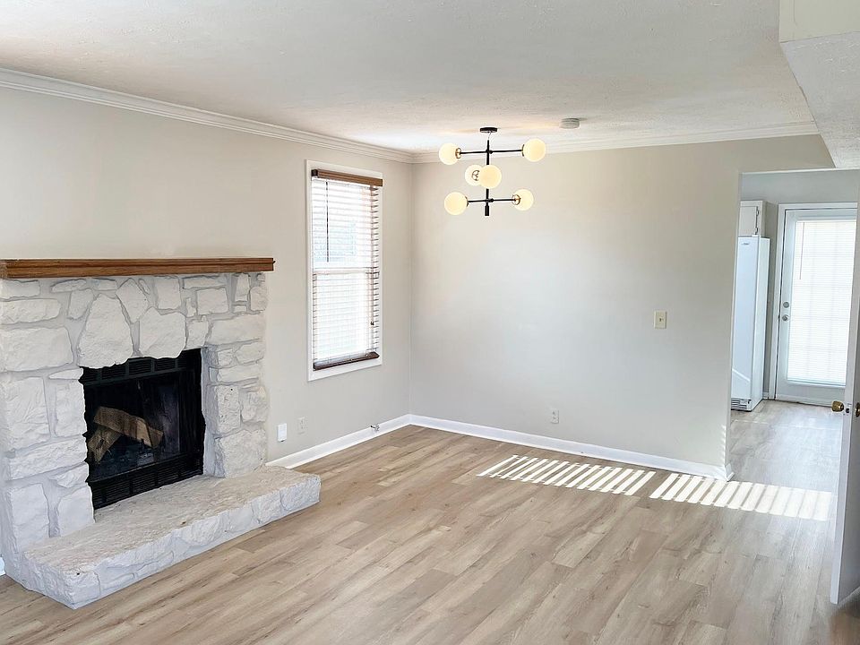 Open living/dining room