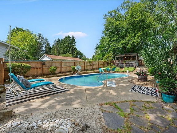 3rd image of 5760 Canterbury Rd