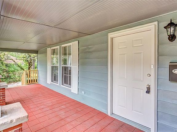 5th image of 1540 Winona Ave