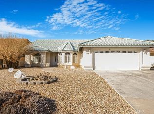 27994 Hummingbird Ln, Helendale, CA 92342