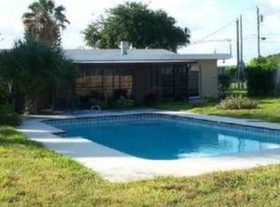8020 W Lake Dr, Lake Clarke Shores, FL 33406