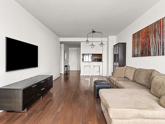 2nd image of 120 Riverside Blvd APT 11L