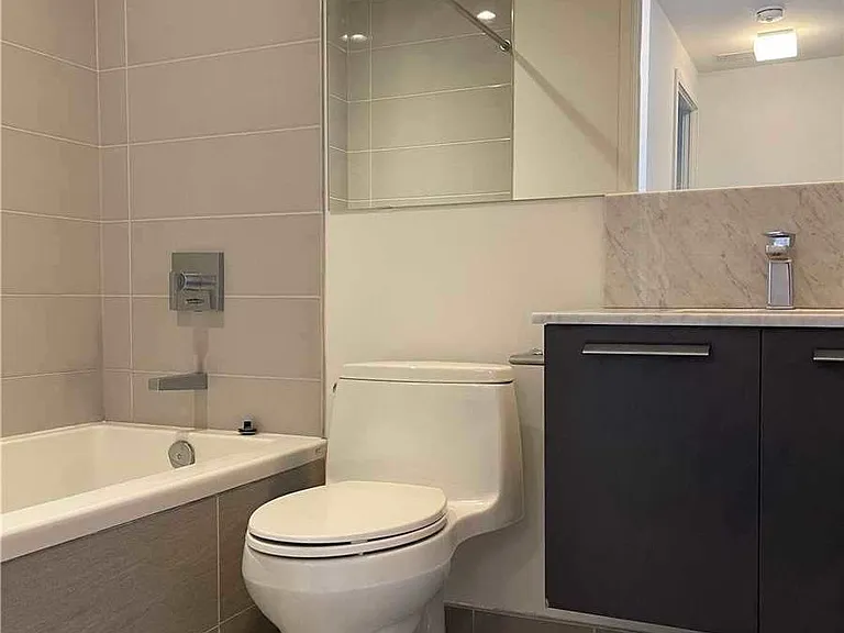 28 Wellesley St E #2204 — Photo 10