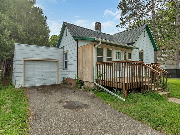 3rd image of 302 Cedar St N