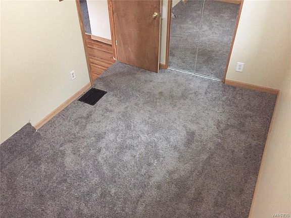 5th image of 319 Tremont St