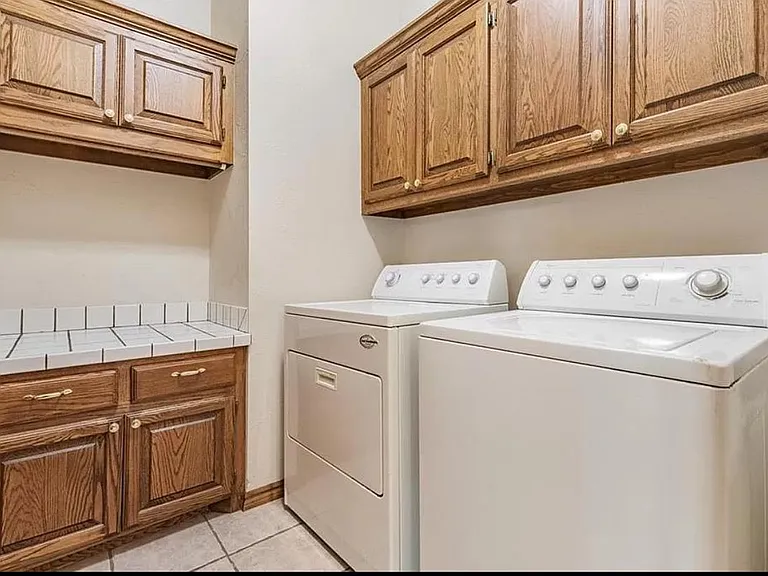 16009 Heather Ct — Photo 11