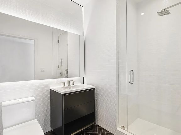 5th image of 30 Morningside Dr #610