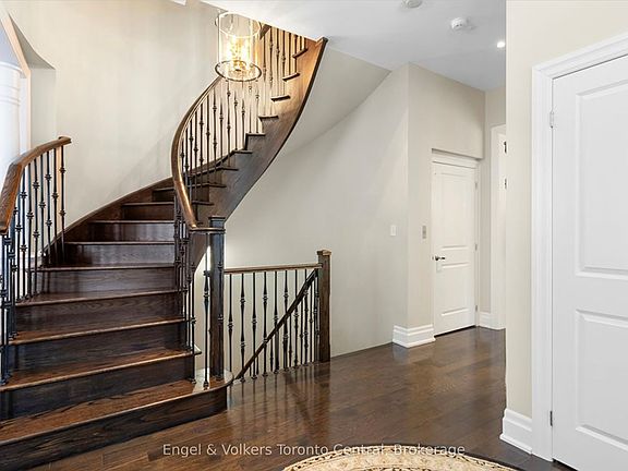 5th image of 1 Westmount Mews #7