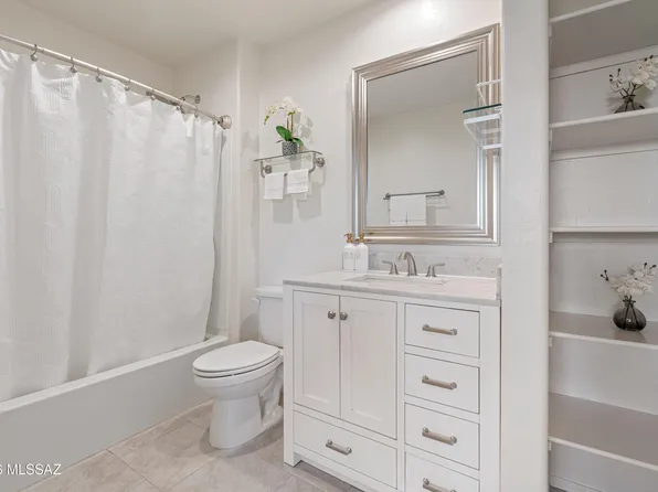 9265 W Tenaza Ln, Marana, AZ 85653