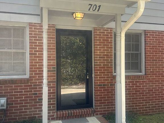 3rd image of 701 Montclair Dr