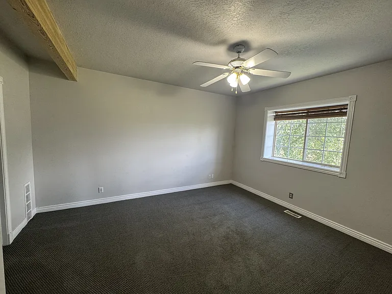 340 Rainbow Ln #B-1 — Photo 6