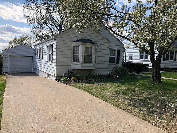Single car garage. 