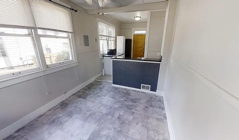 900 Woodlawn Ave #ENTIRE — Photo 5