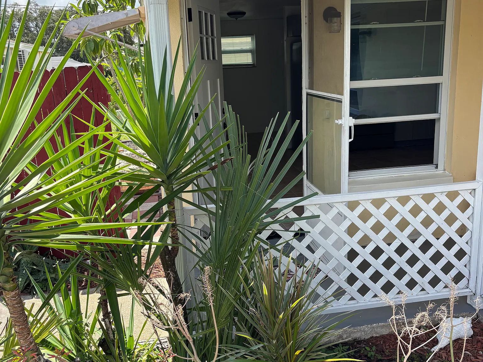 485 S Paula Dr — Photo 1