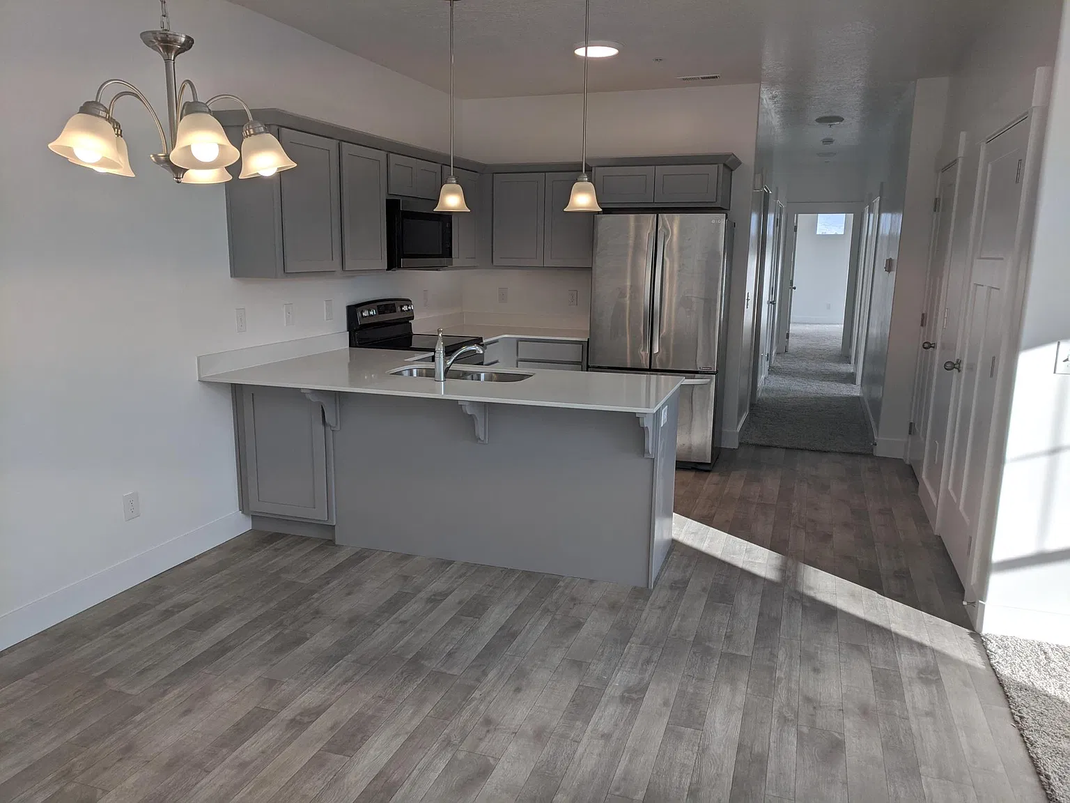 3 bed, 1272 sqft, $1,800 — Photo 1